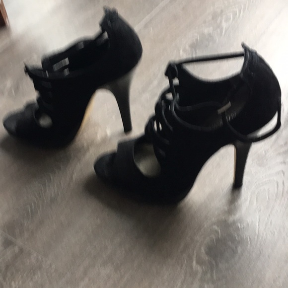 Nine West black suede heels size 5.5 - Picture 2 of 5